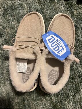 Women’s Hey Dude Shoes in Light Beige with Fuzzy Trim Size 8 NWT